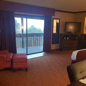 Junior King Suite Pool View Smoking